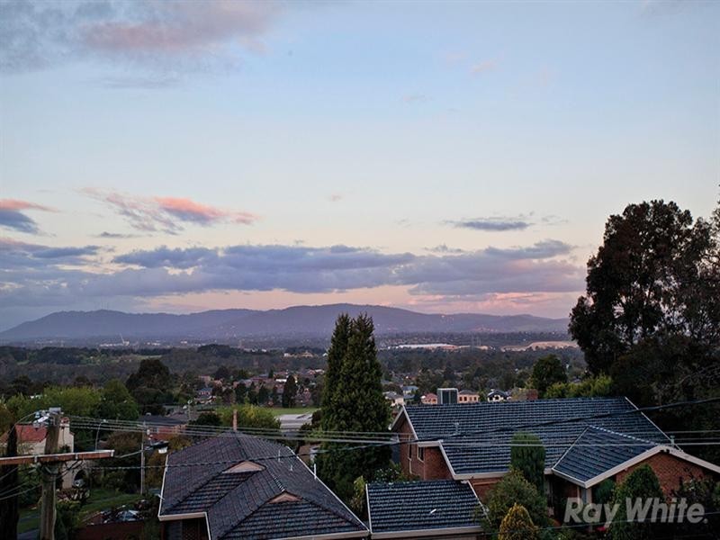 23 Rhodes Drive, Glen Waverley VIC 3150