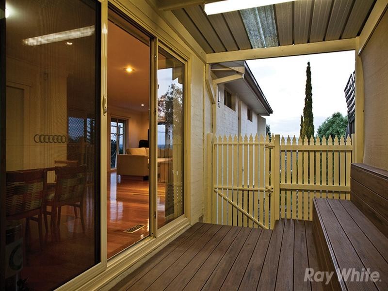 23 Rhodes Drive, Glen Waverley VIC 3150