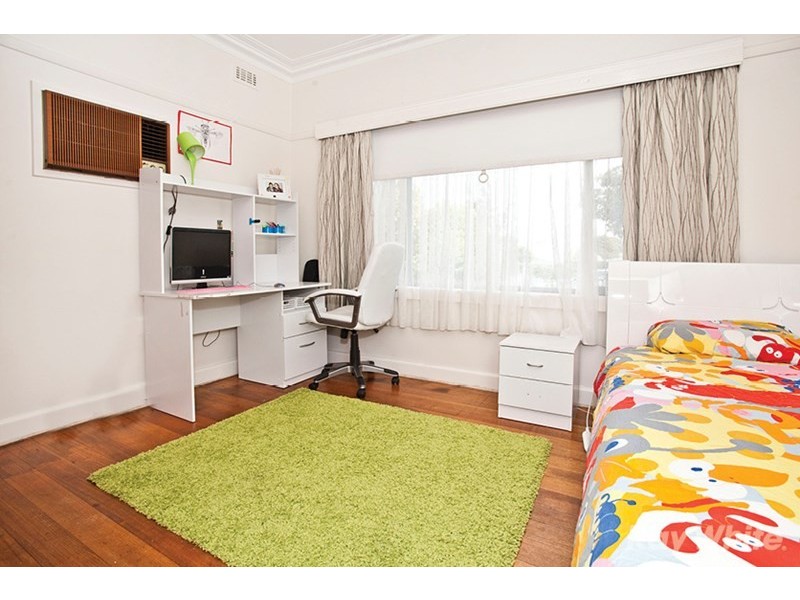 1/4 Allen Street, Glen Waverley VIC 3150