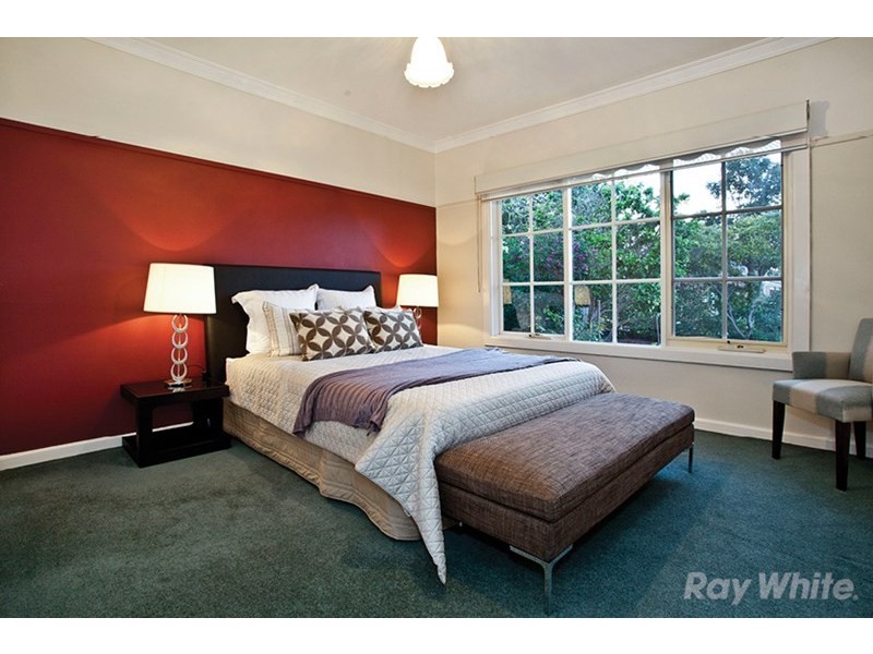 100 Roslyn Street, Burwood VIC 3125