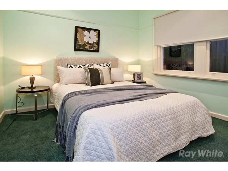 100 Roslyn Street, Burwood VIC 3125