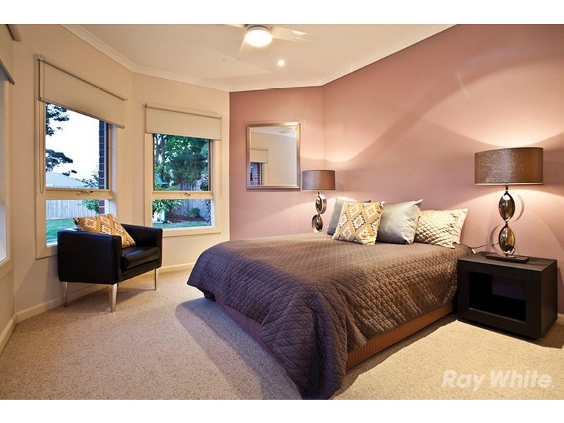 100 Roslyn Street, Burwood VIC 3125