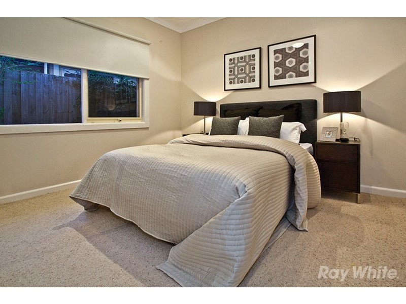 100 Roslyn Street, Burwood VIC 3125