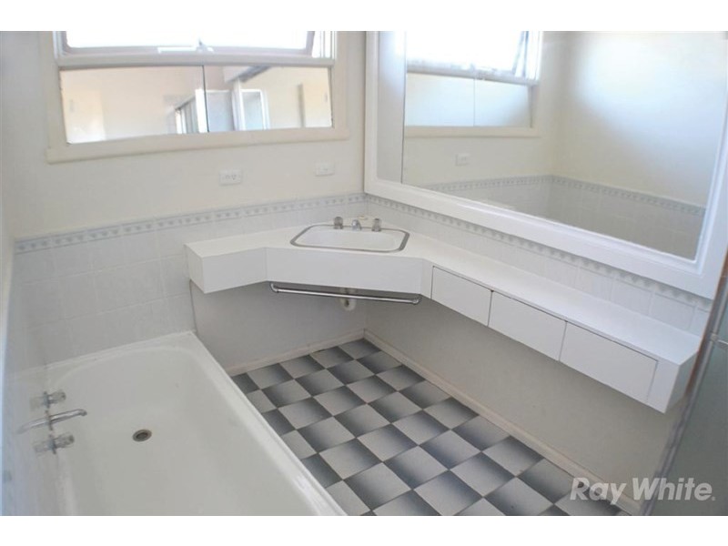 4 Mansfield Avenue, Mulgrave VIC 3170