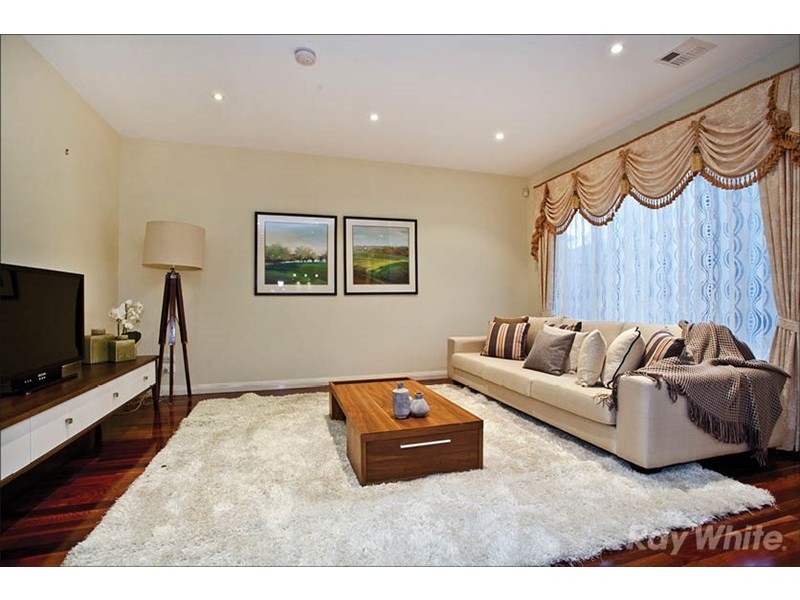 27 Crown Street, Glen Waverley VIC 3150