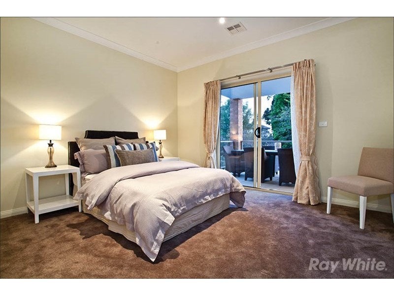27 Crown Street, Glen Waverley VIC 3150