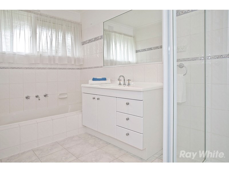 6 Highwood Drive, Wheelers Hill VIC 3150