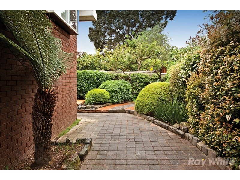 6 Highwood Drive, Wheelers Hill VIC 3150