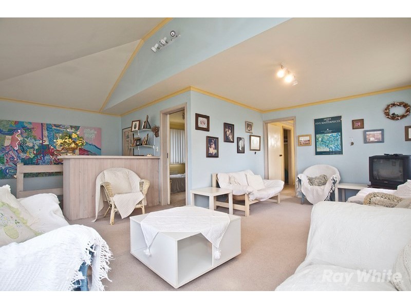 22 Hallows Street, Glen Waverley VIC 3150