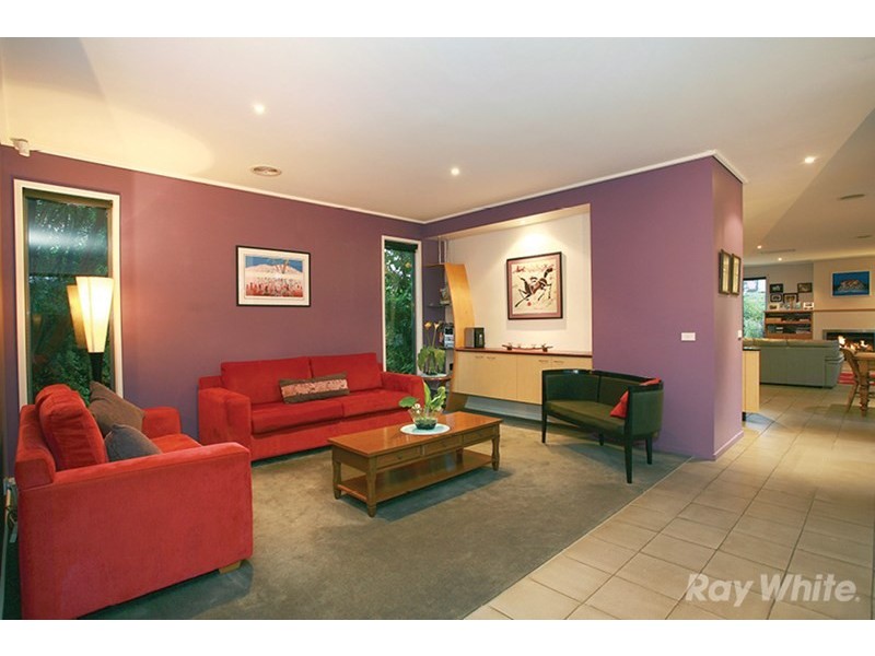 10 Deirdre Street, Glen Waverley VIC 3150