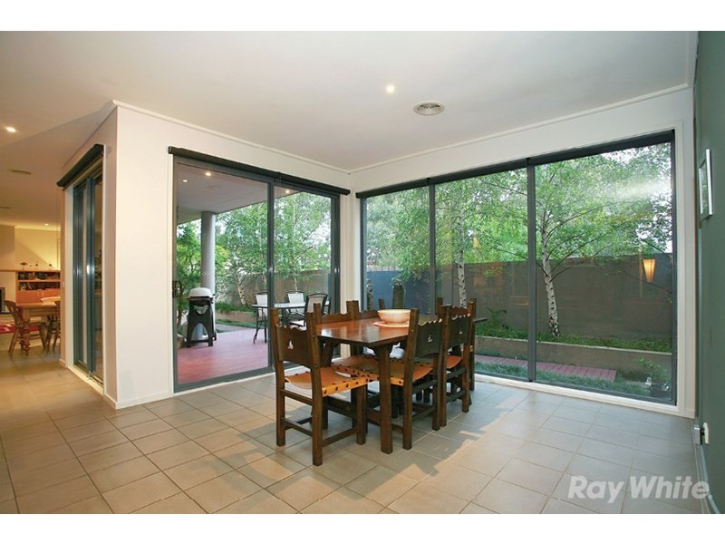 10 Deirdre Street, Glen Waverley VIC 3150