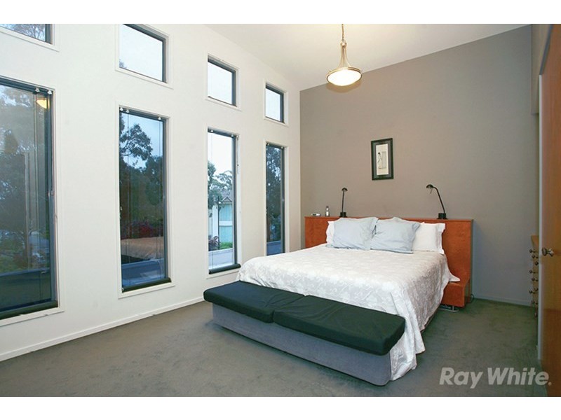 10 Deirdre Street, Glen Waverley VIC 3150