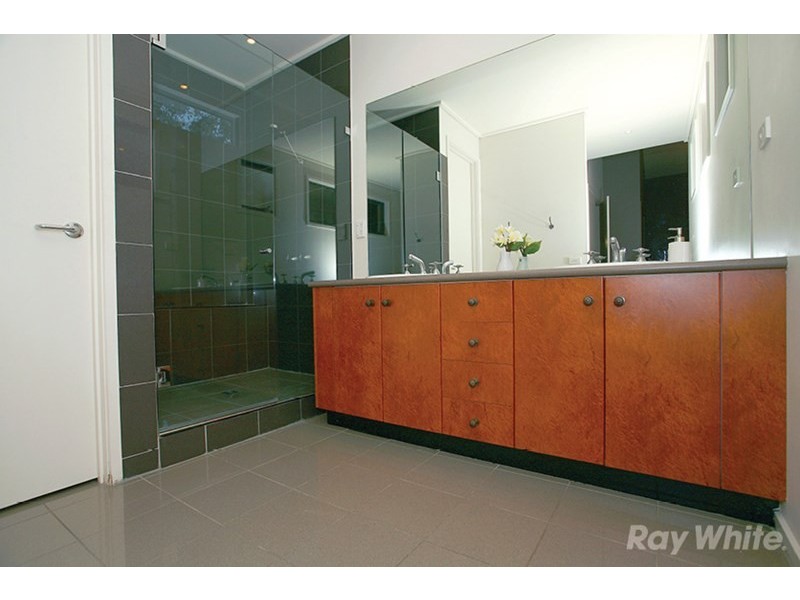 10 Deirdre Street, Glen Waverley VIC 3150