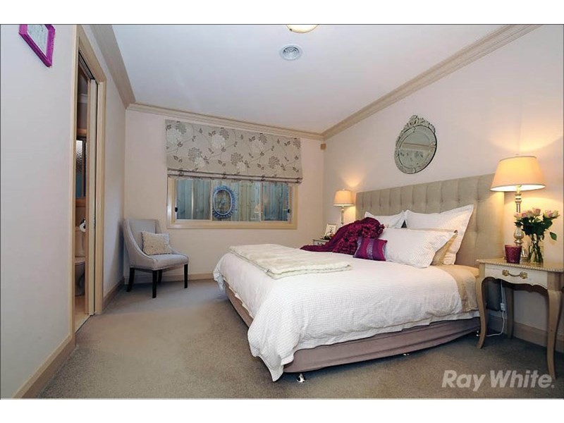 20 Elm Grove, Mount Waverley VIC 3149