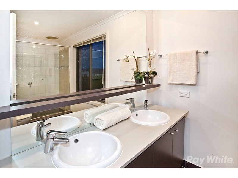 49 Waverley Park Drive, Mulgrave VIC 3170