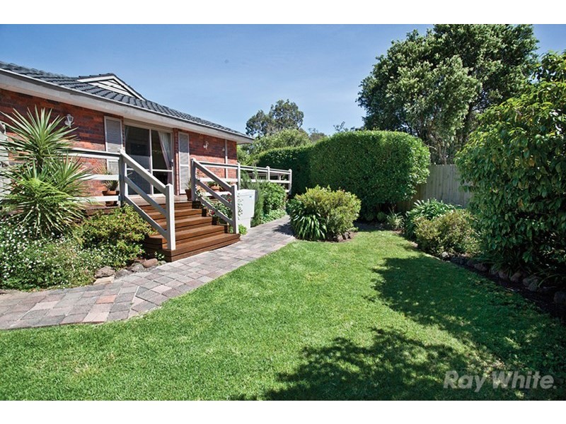 2 The Glade, Wheelers Hill VIC 3150