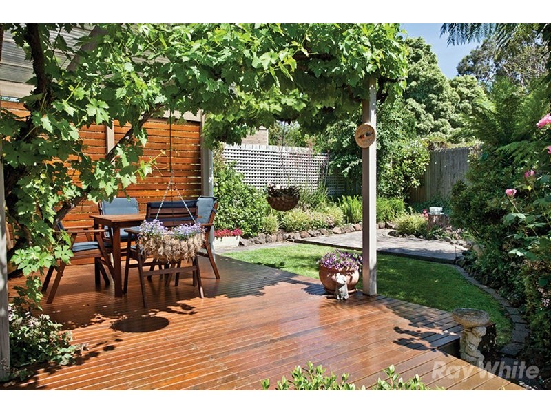 2 The Glade, Wheelers Hill VIC 3150