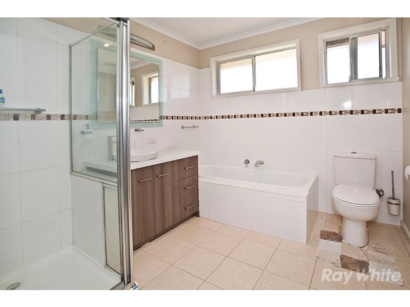 17 Meadowbrook Drive, Wheelers Hill VIC 3150