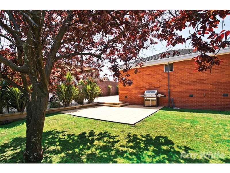 17 Meadowbrook Drive, Wheelers Hill VIC 3150