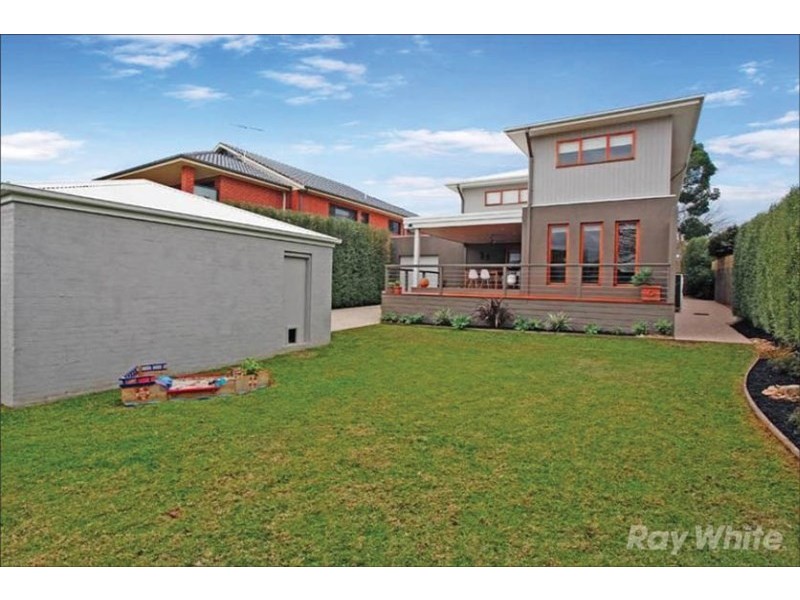 14 Avonhurst Drive, Glen Waverley VIC 3150