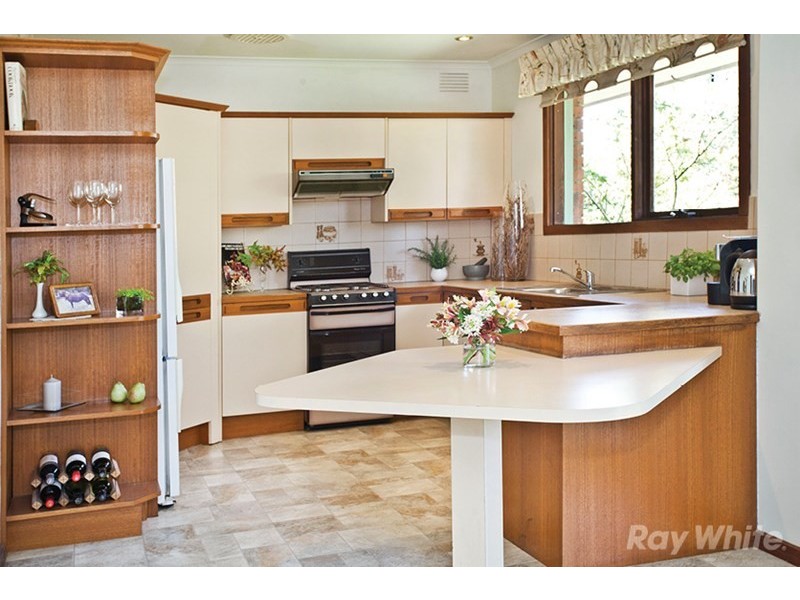 52 Guinevere Parade, Glen Waverley VIC 3150