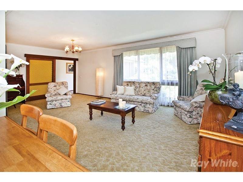 52 Guinevere Parade, Glen Waverley VIC 3150