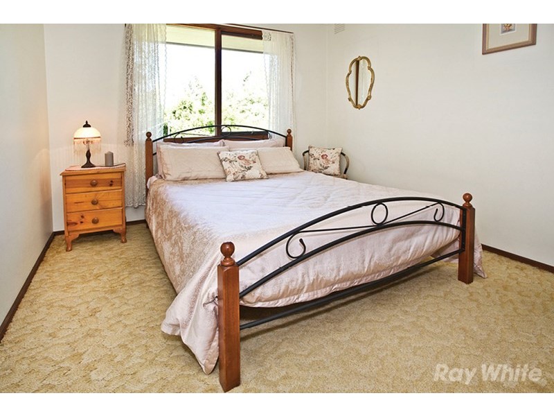 52 Guinevere Parade, Glen Waverley VIC 3150