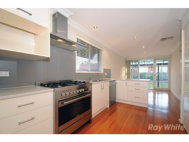 16 Murdoch Avenue, Mulgrave VIC 3170