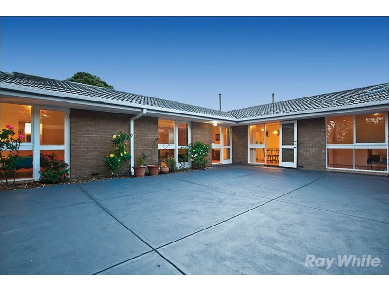 38 Denver Crescent, Mulgrave VIC 3170
