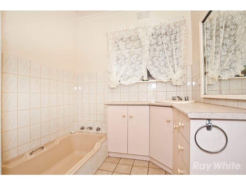 2 Blossom Court, Glen Waverley VIC 3150