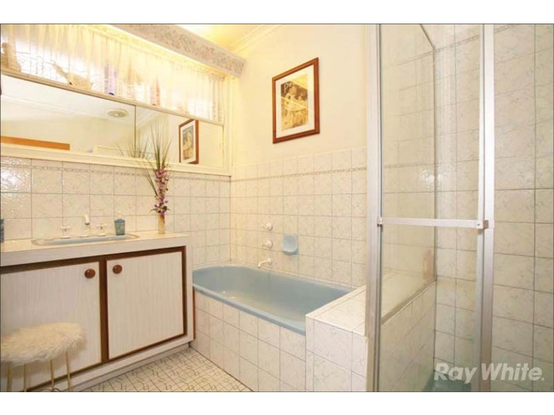 6 Blackwood Drive, Wheelers Hill VIC 3150