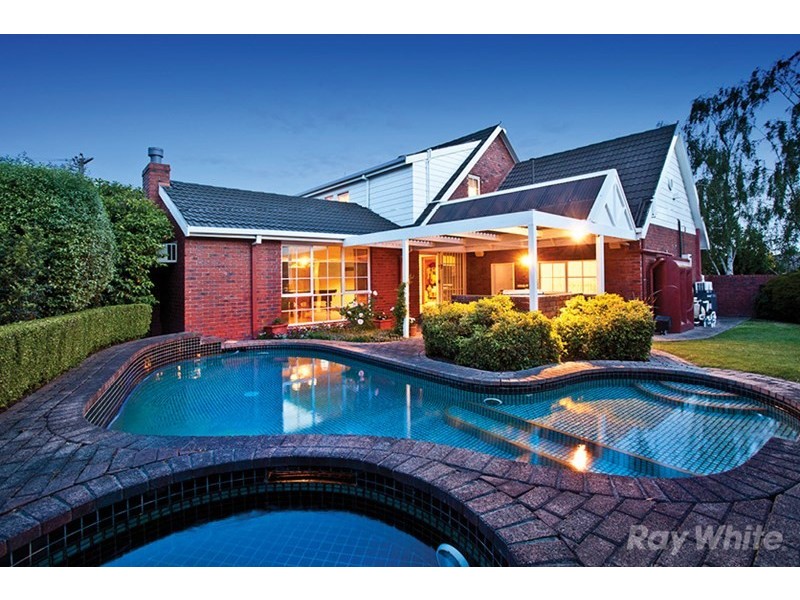 4 Lascelle Drive, Vermont South VIC 3133