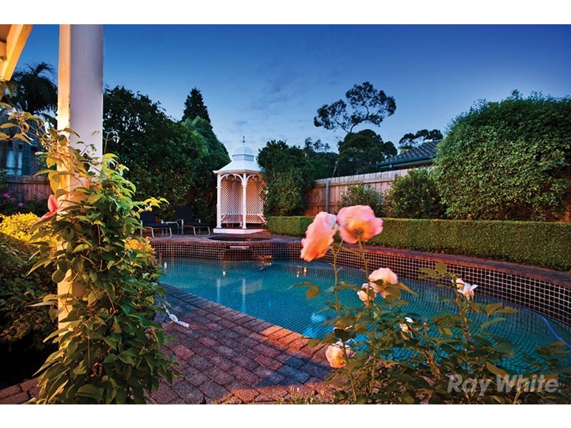 4 Lascelle Drive, Vermont South VIC 3133