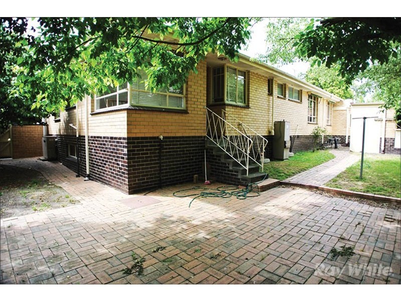 39 Wilson Road, Glen Waverley VIC 3150