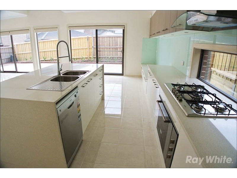 32 Harcrest Boulevard, Wantirna South VIC 3152