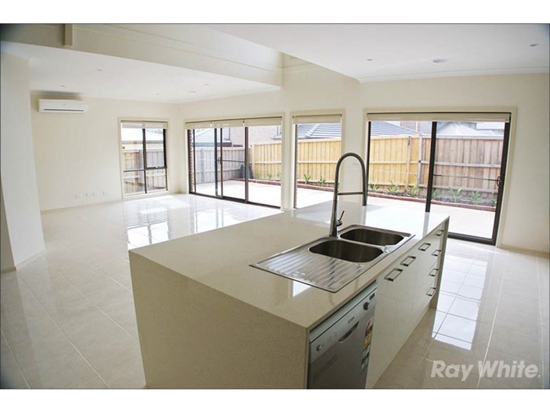 32 Harcrest Boulevard, Wantirna South VIC 3152