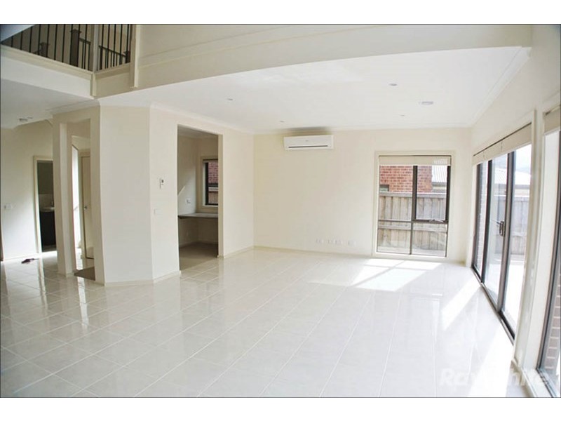 32 Harcrest Boulevard, Wantirna South VIC 3152