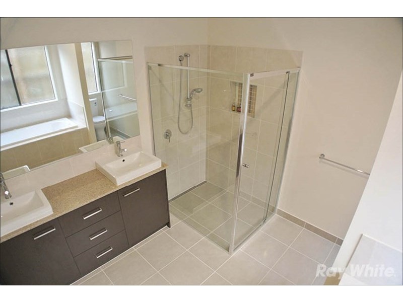 32 Harcrest Boulevard, Wantirna South VIC 3152