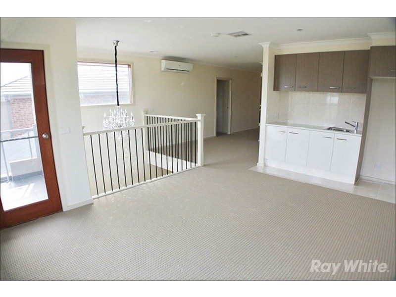 32 Harcrest Boulevard, Wantirna South VIC 3152