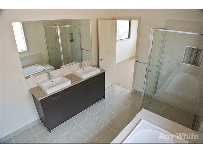 32 Harcrest Boulevard, Wantirna South VIC 3152