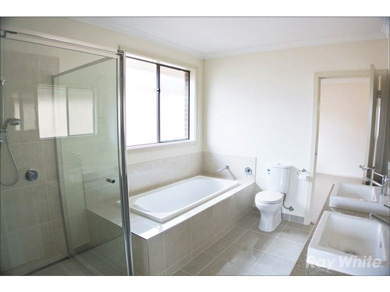 32 Harcrest Boulevard, Wantirna South VIC 3152