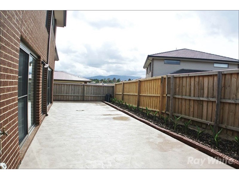 32 Harcrest Boulevard, Wantirna South VIC 3152