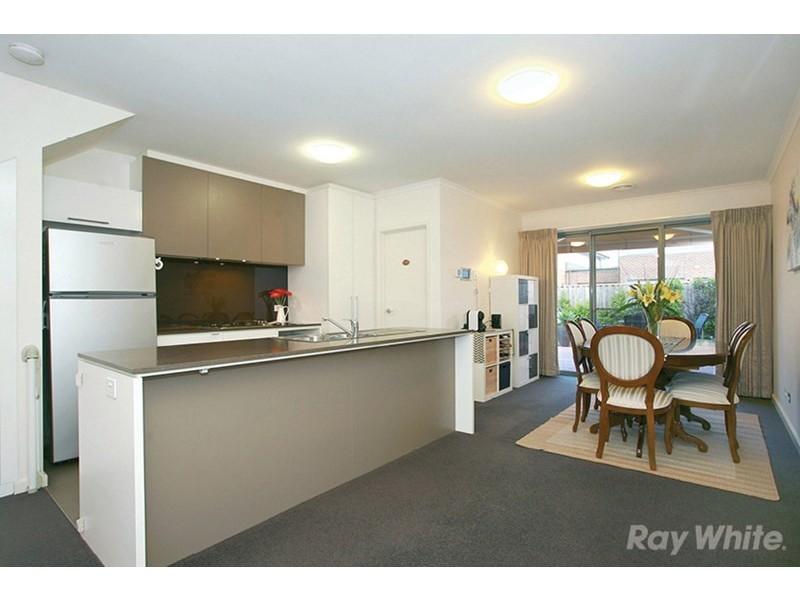 15 Brunton Crescent, Mulgrave VIC 3170