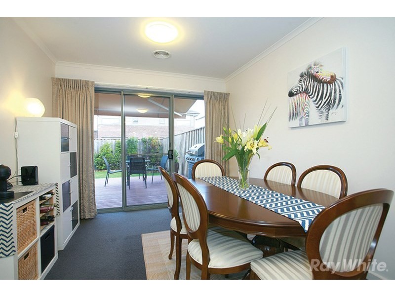 15 Brunton Crescent, Mulgrave VIC 3170