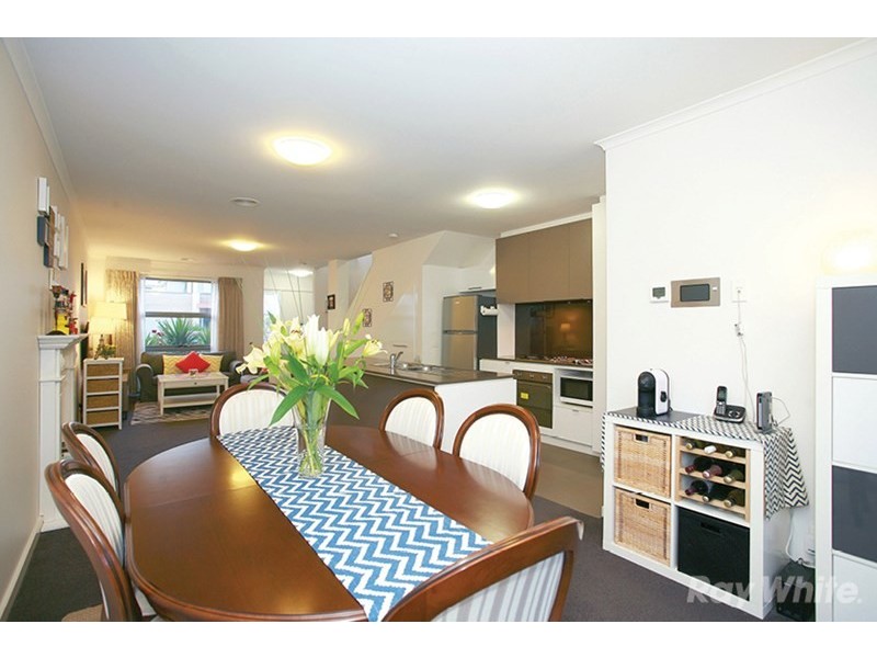 15 Brunton Crescent, Mulgrave VIC 3170