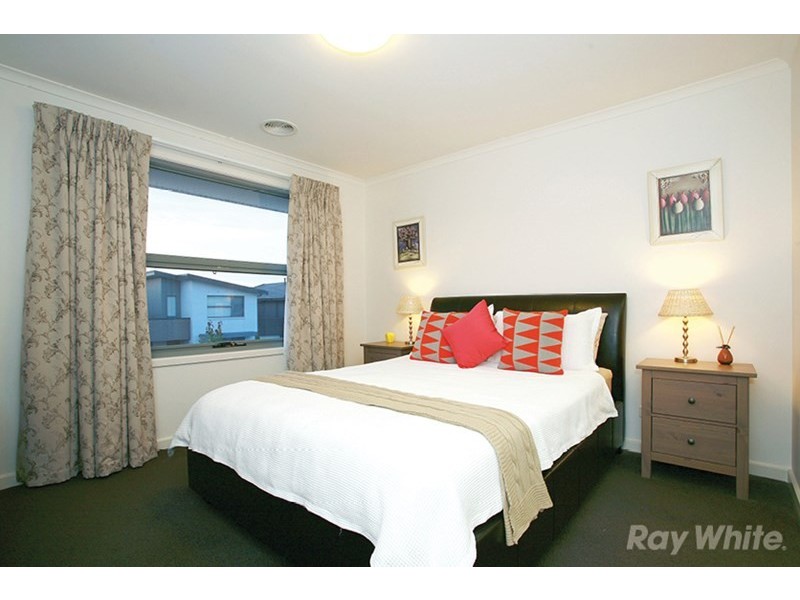 15 Brunton Crescent, Mulgrave VIC 3170