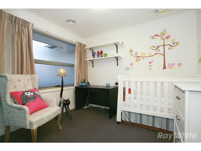 15 Brunton Crescent, Mulgrave VIC 3170