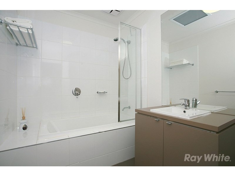 15 Brunton Crescent, Mulgrave VIC 3170