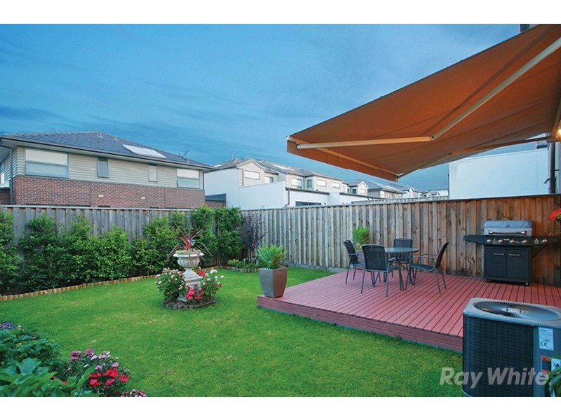 15 Brunton Crescent, Mulgrave VIC 3170