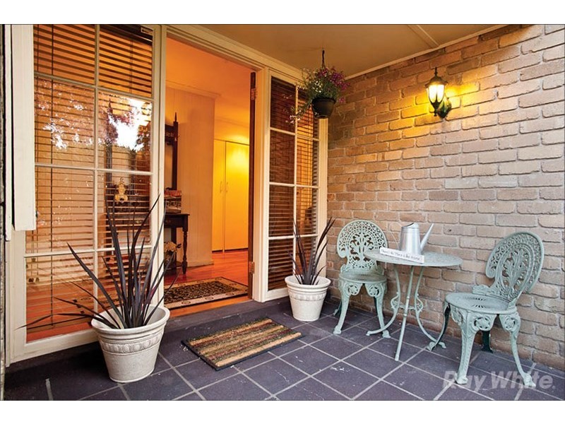 6 Dobell Court, Mulgrave VIC 3170